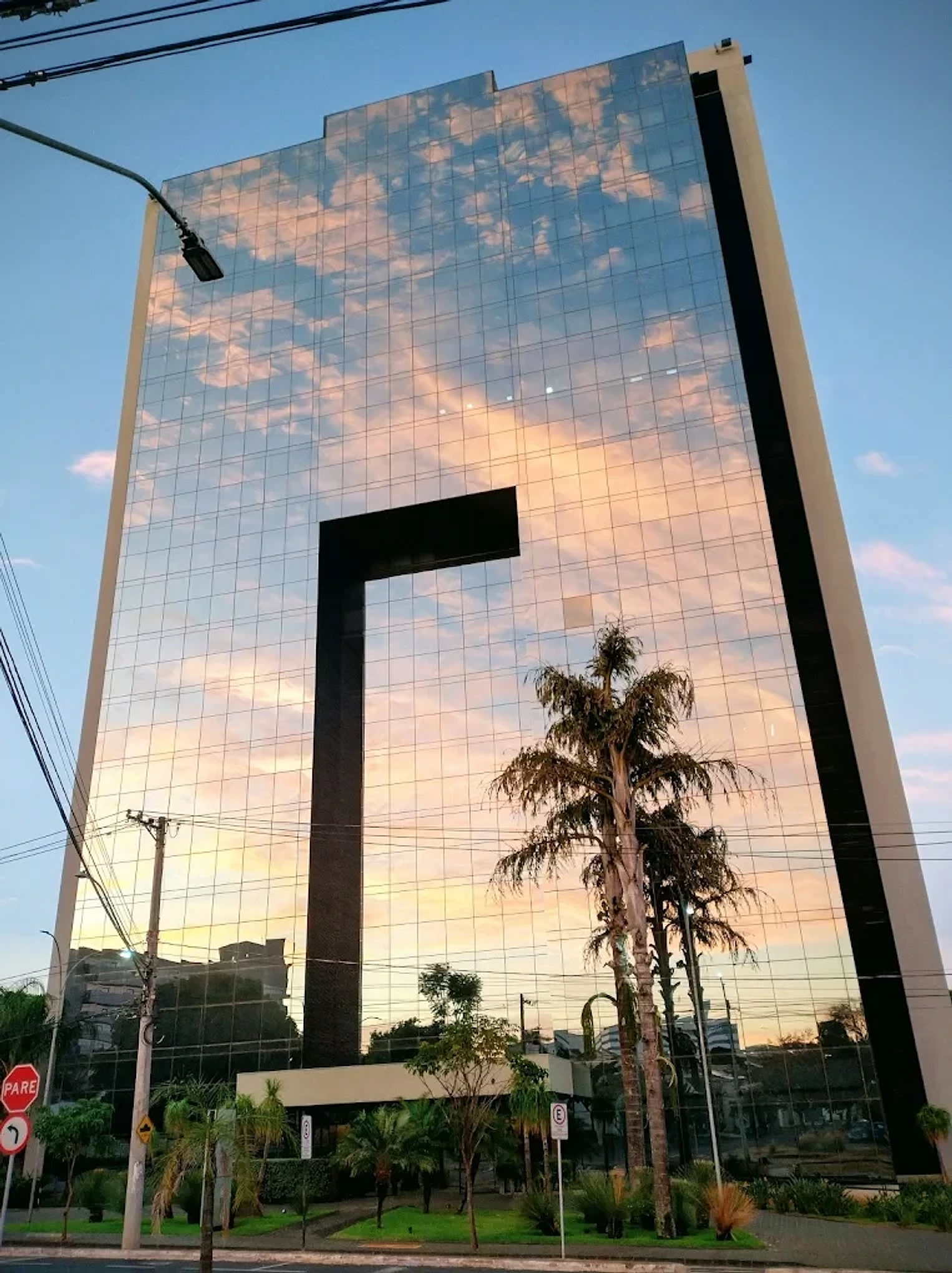 Fachada da Torre Empresarial Sul, em Uberlândia, onde fica o escritório da Diamond Capital